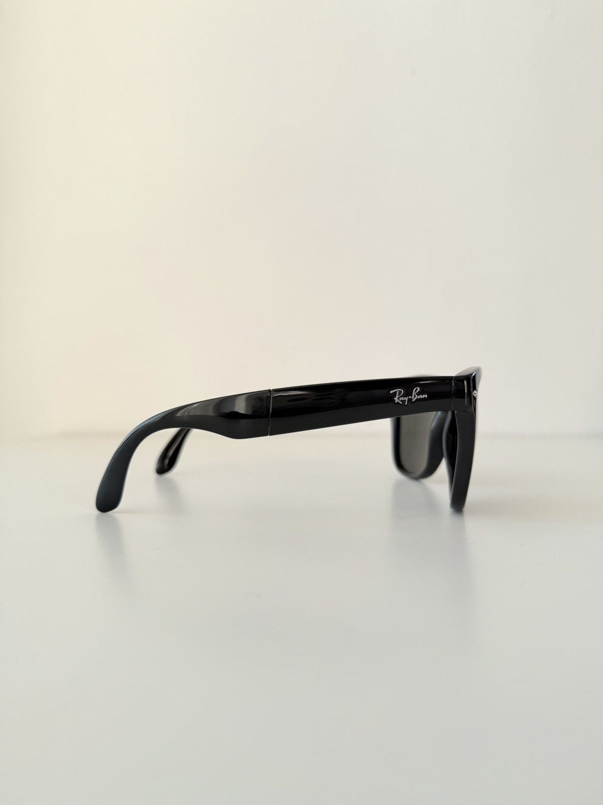 Ray Ban RB4105 folding wayfarer polarized sunglasses