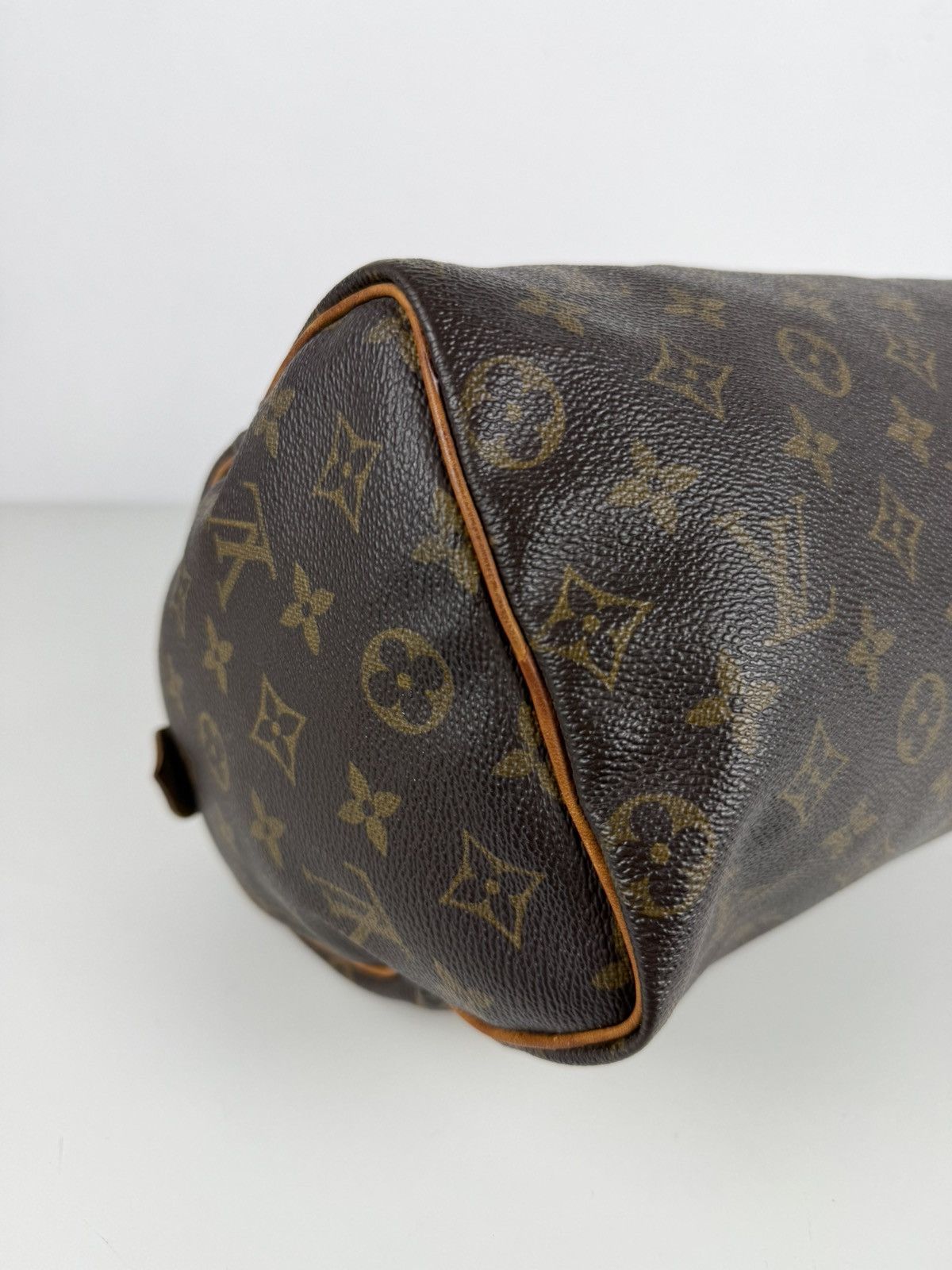 Vintage Louis Vuitton monogram speedy 25