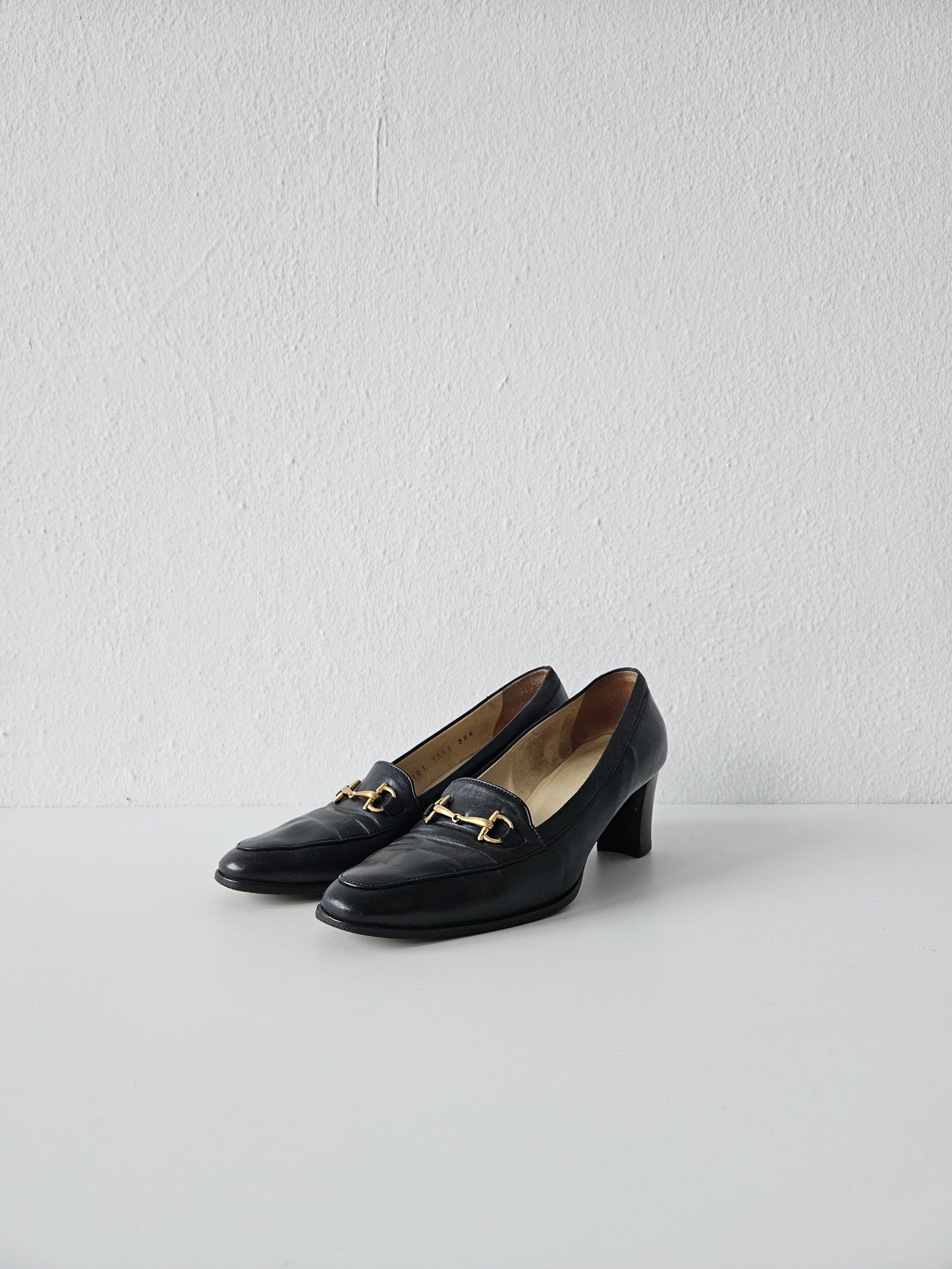 Vintage Gucci almond toe horsebit leather heels