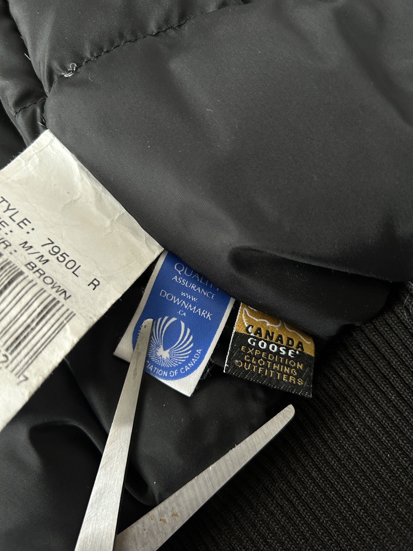Canada goose chilliwack hooded bomber jacket