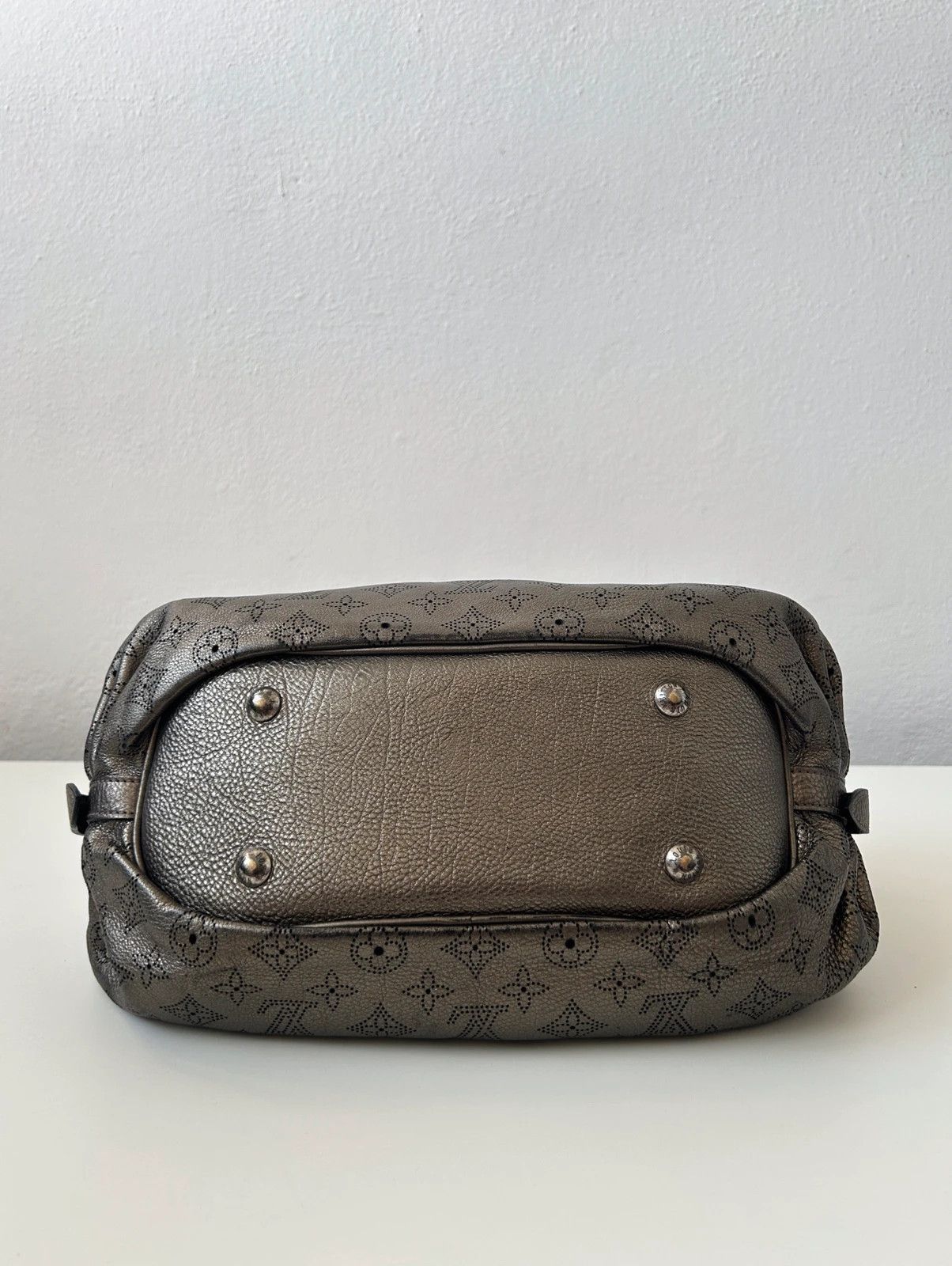 Louis Vuitton Argent Monogram Mahina handbag