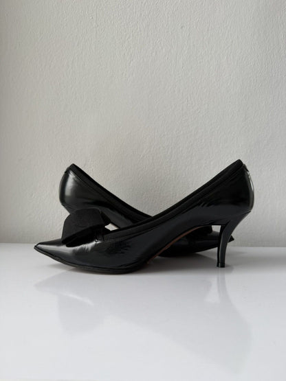 2011 Giorgio Armani smooth leather pointed toe pumps