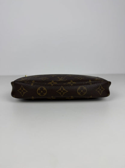 Louis Vuitton monogram pochette accessoires