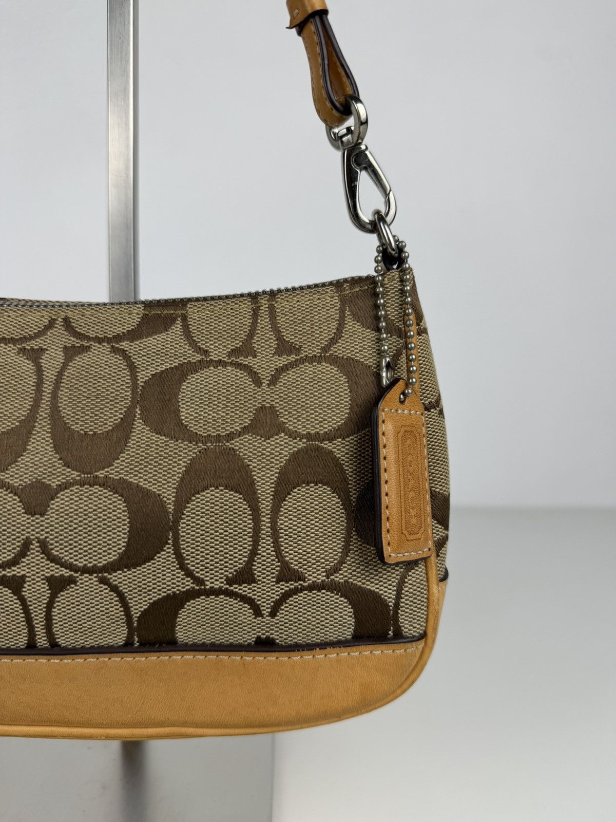 Coach signature demi mini pouch