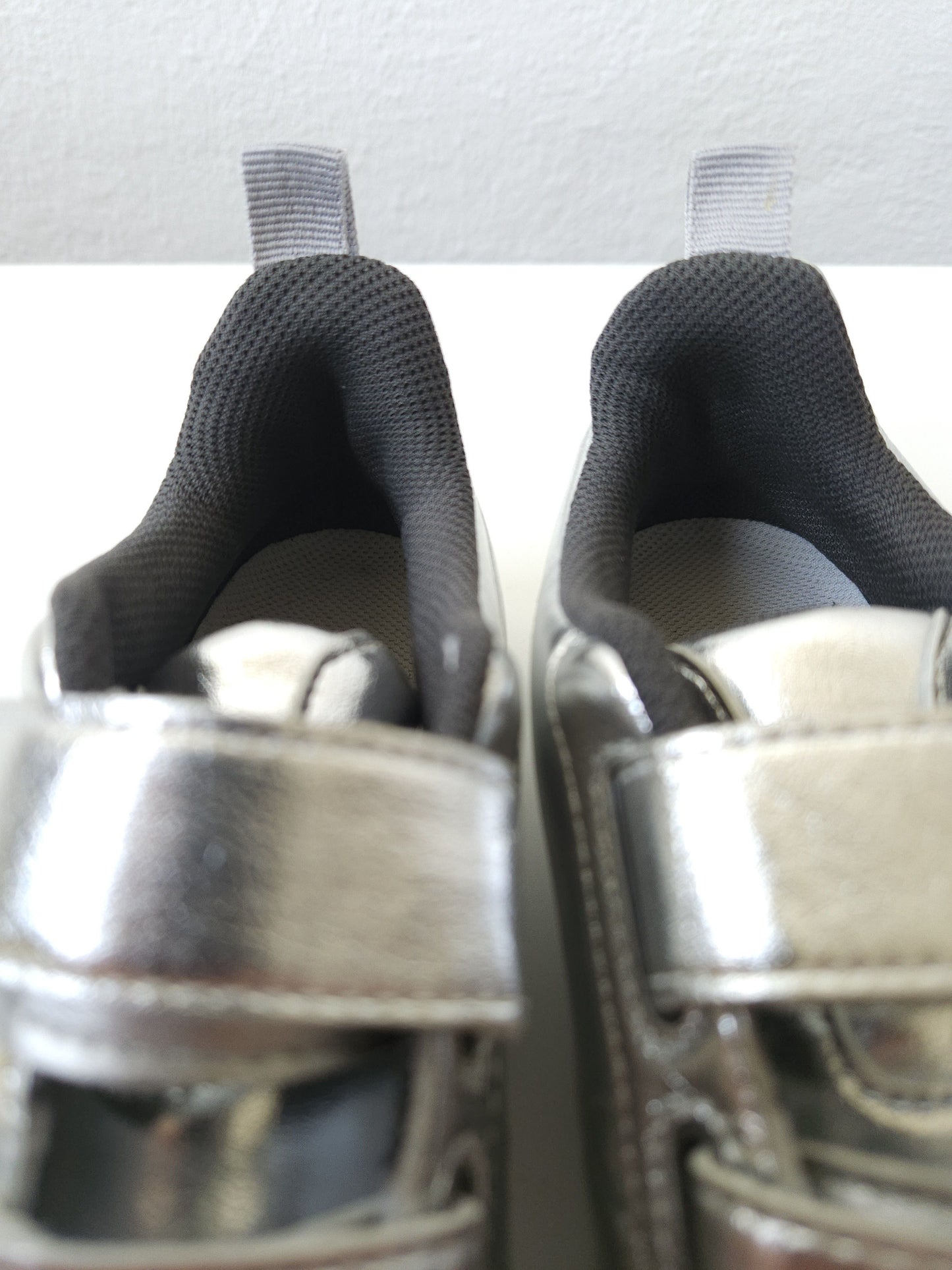 Vintage y2k nike fixed speed V silver