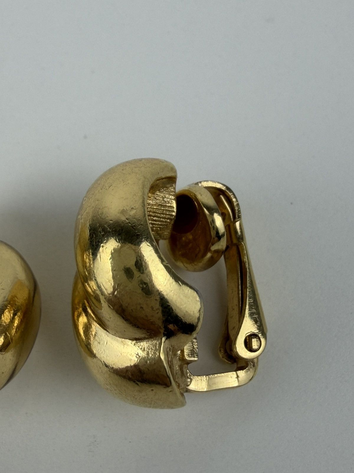 Vintage 80s Christian Dior clip on earrings