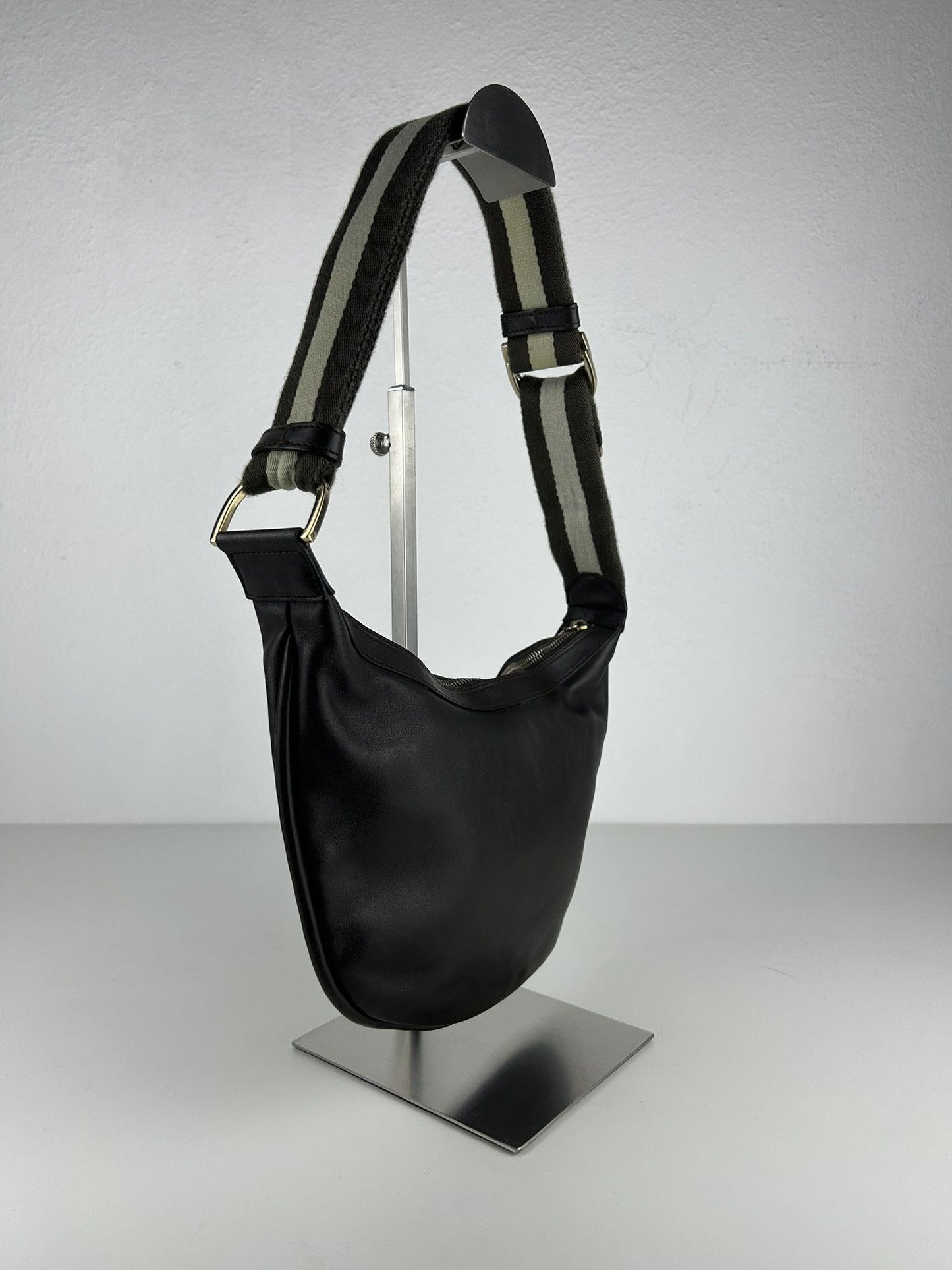 Vintage Gucci leather shoulder bag