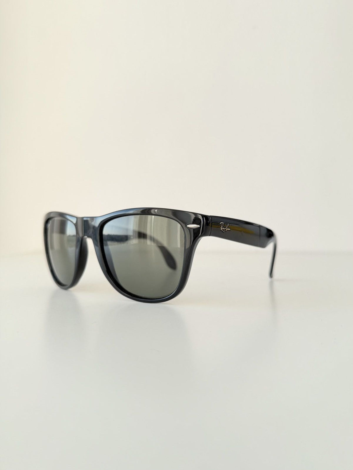 Ray Ban RB4105 folding wayfarer polarized sunglasses