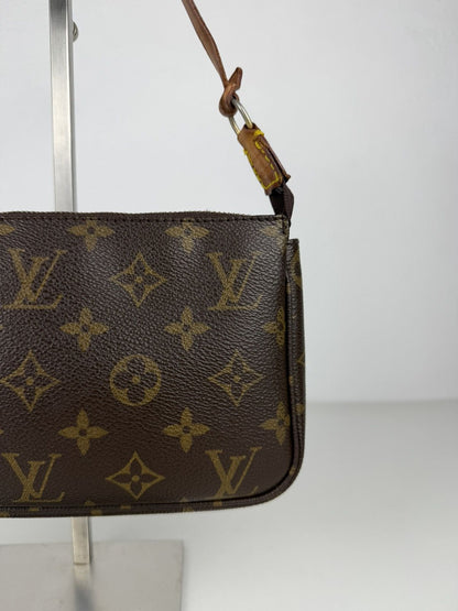 Louis Vuitton monogram pochette accessoires