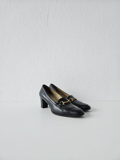 Vintage Gucci almond toe horsebit leather heels