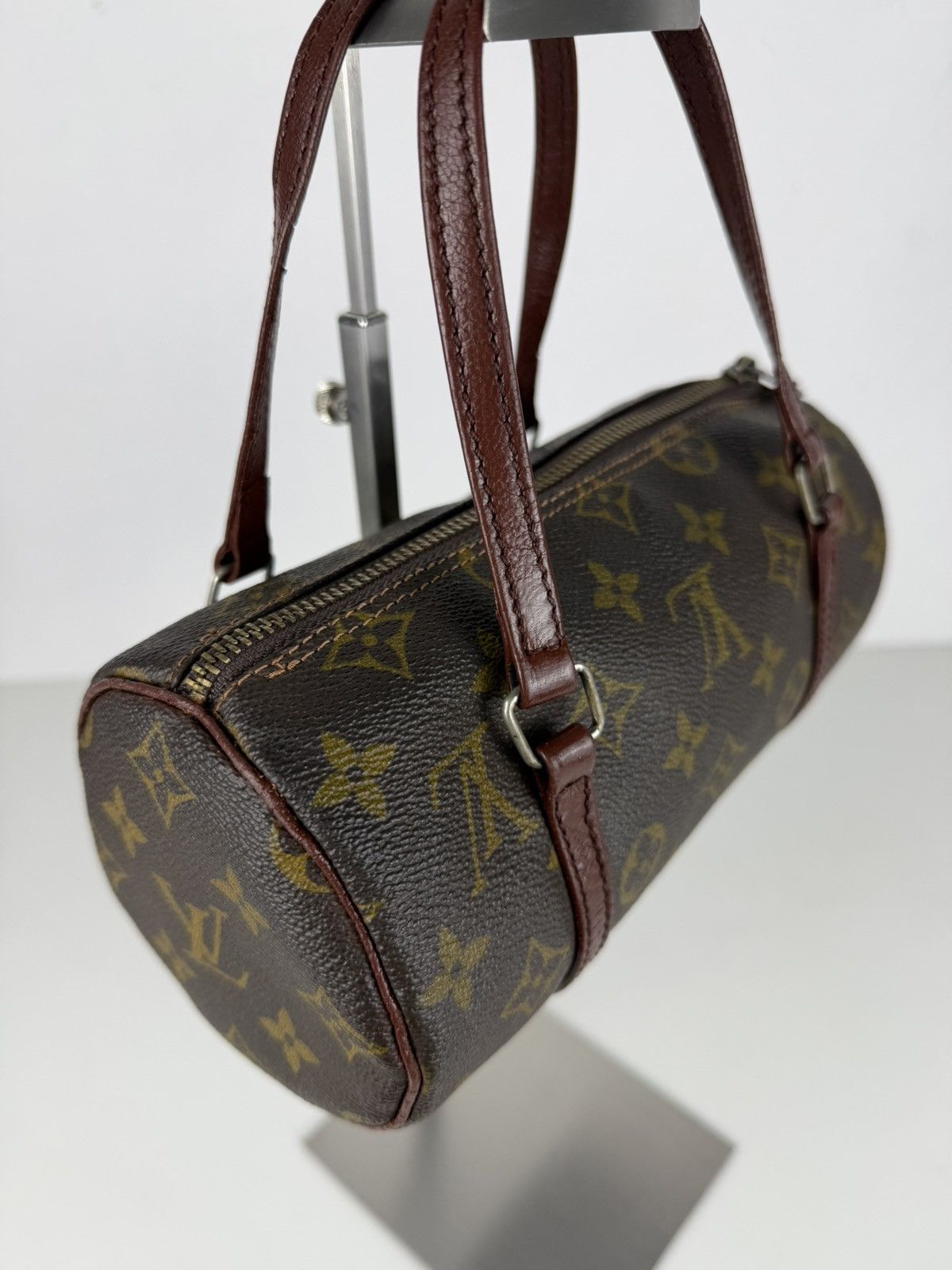Vintage Louis Vuitton monogram papillon 22