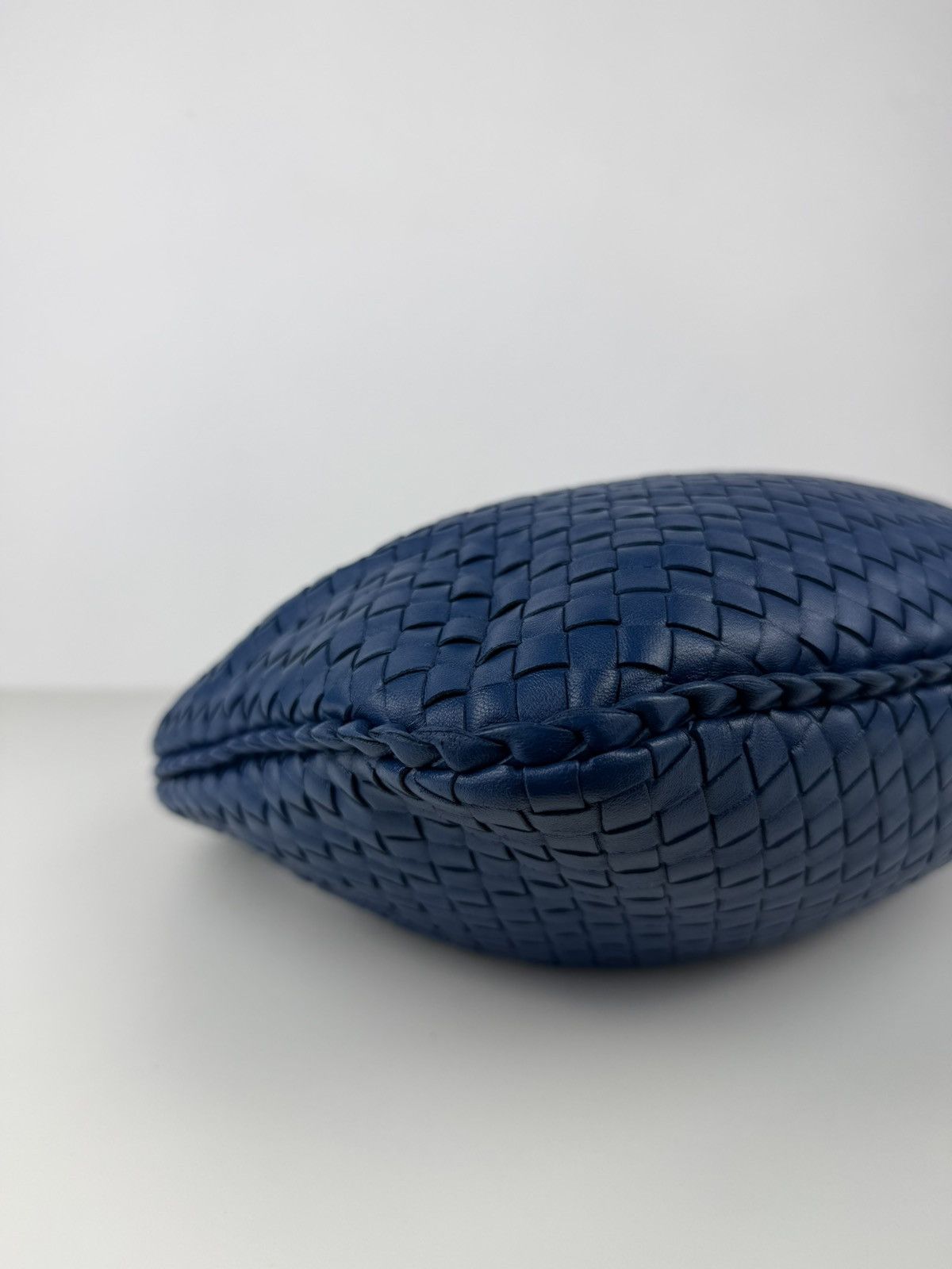 Bottega Veneta intrecciato hobo medium size