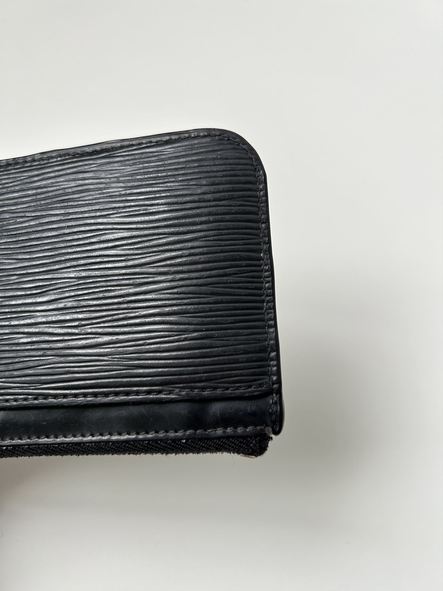 Vintage Louis Vuitton epi leather pochette cle large size