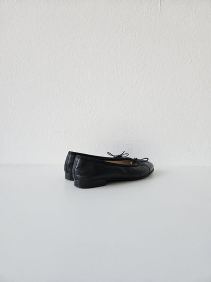 Vintage Chanel ribbon CC logo ballet flats