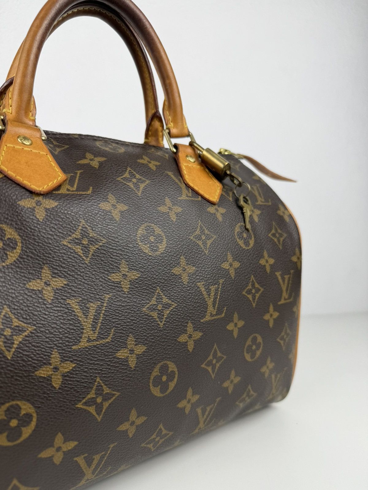 Louis Vuitton monogram speedy 30