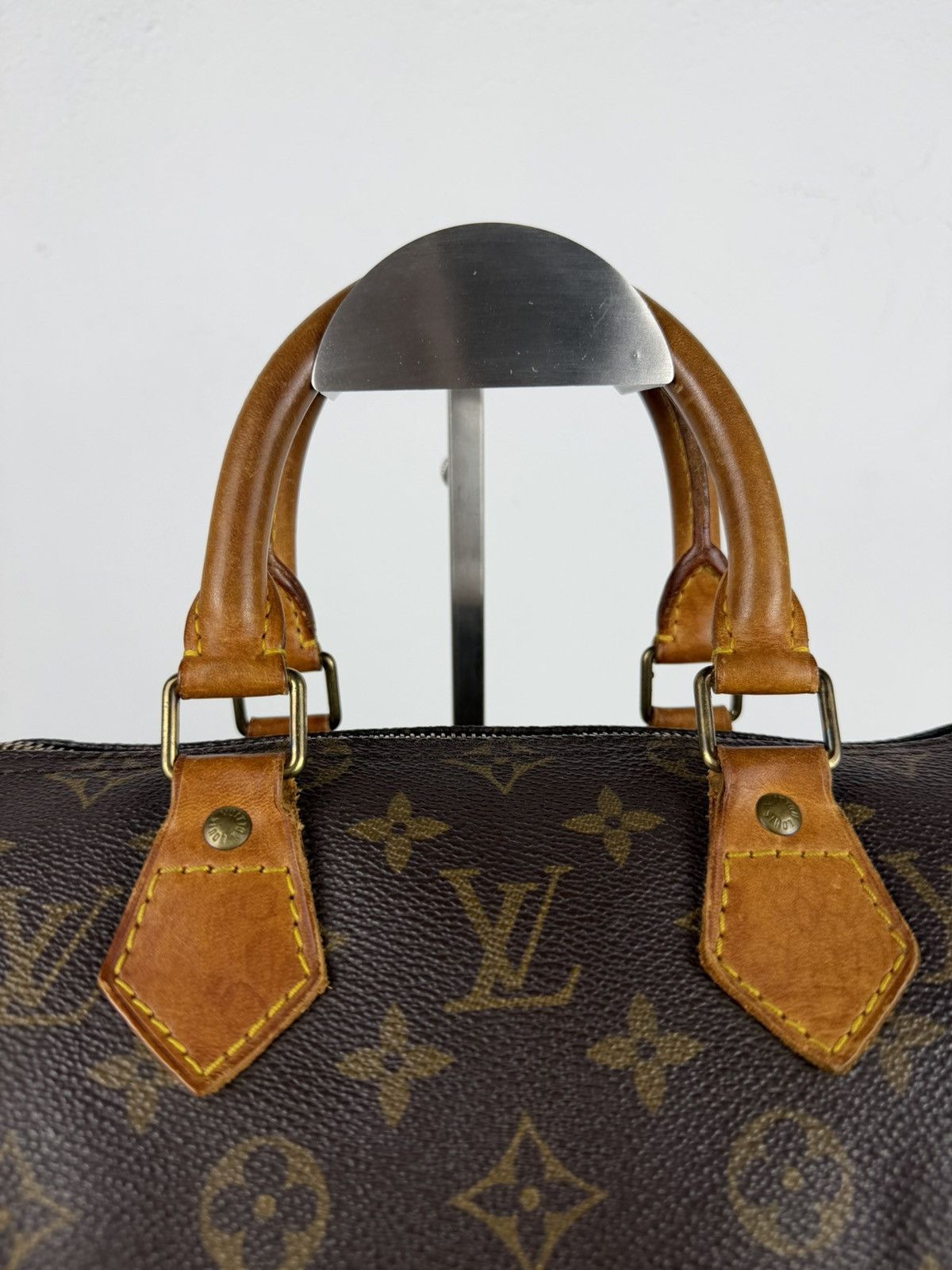Vintage Louis Vuitton monogram speedy 25