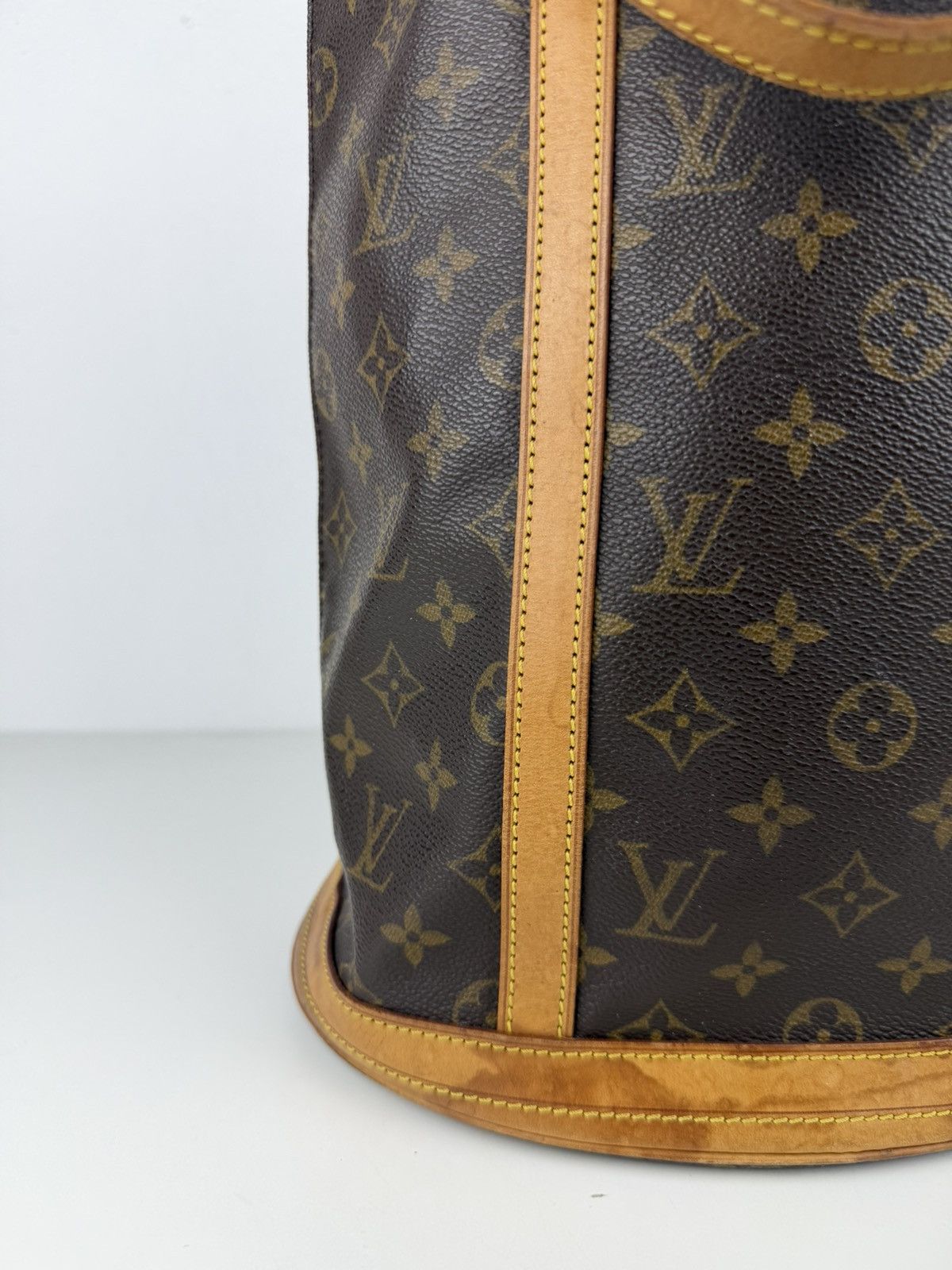 Vintage Louis Vuitton monogram bucket GM