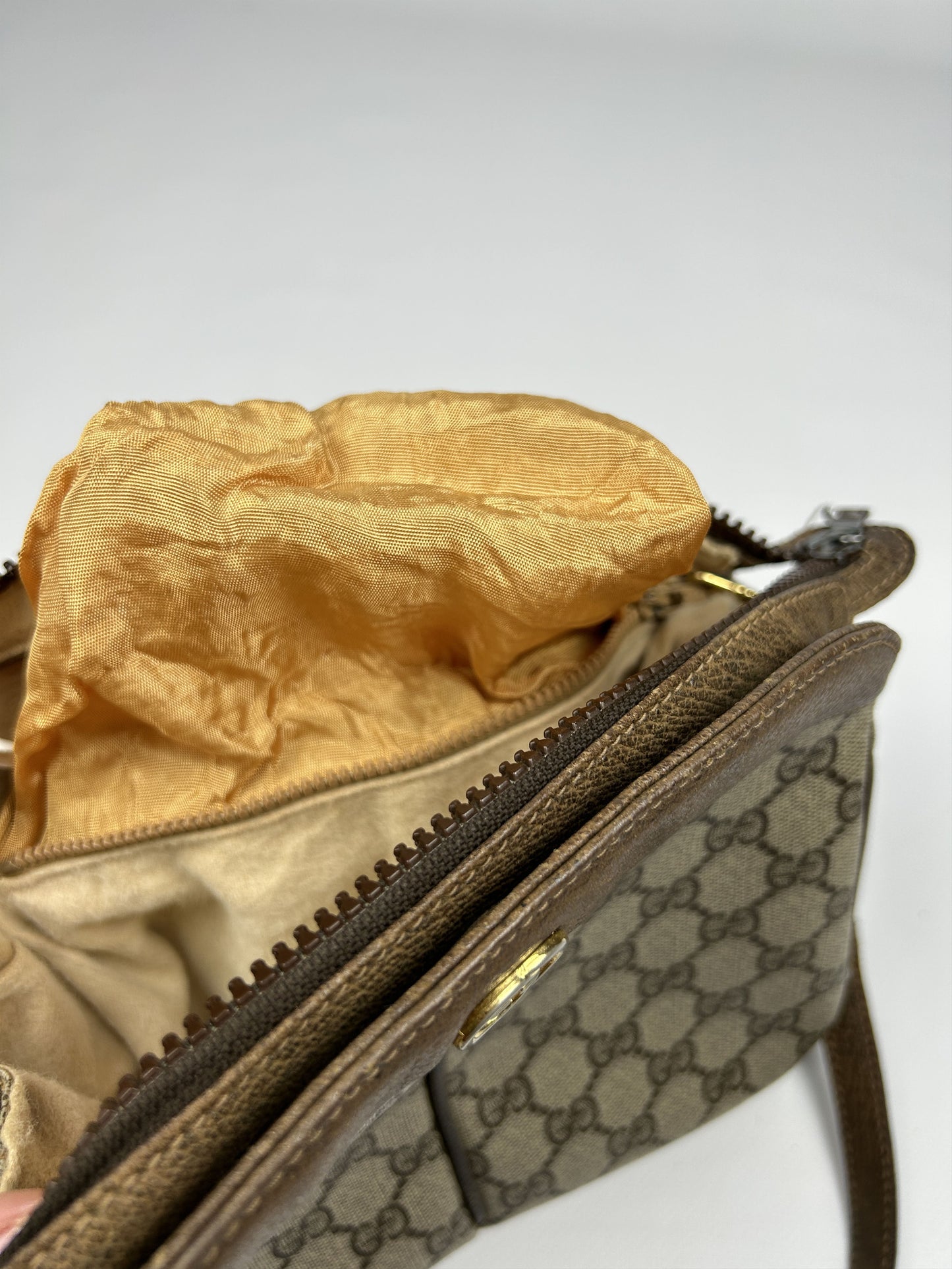 Vintage 80s Gucci GG monogram shoulder/ crossbody bag