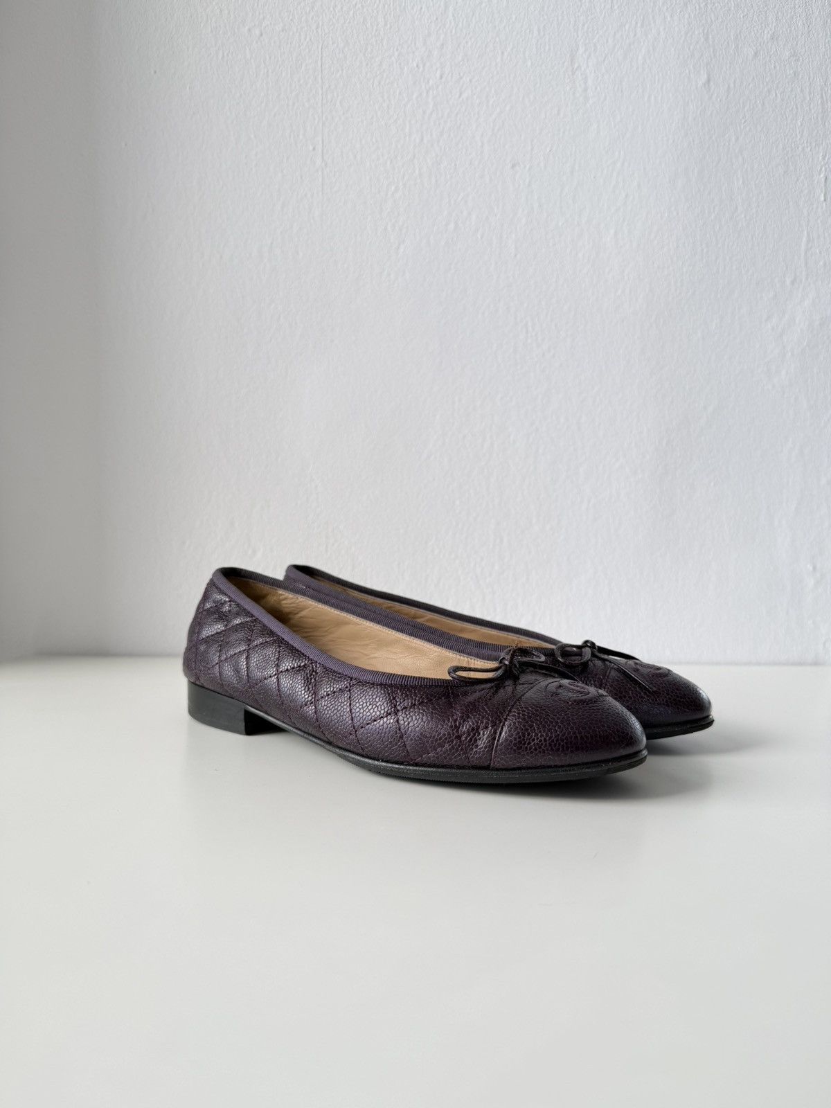 Vintage Chanel ribbon CC logo ballet flats
