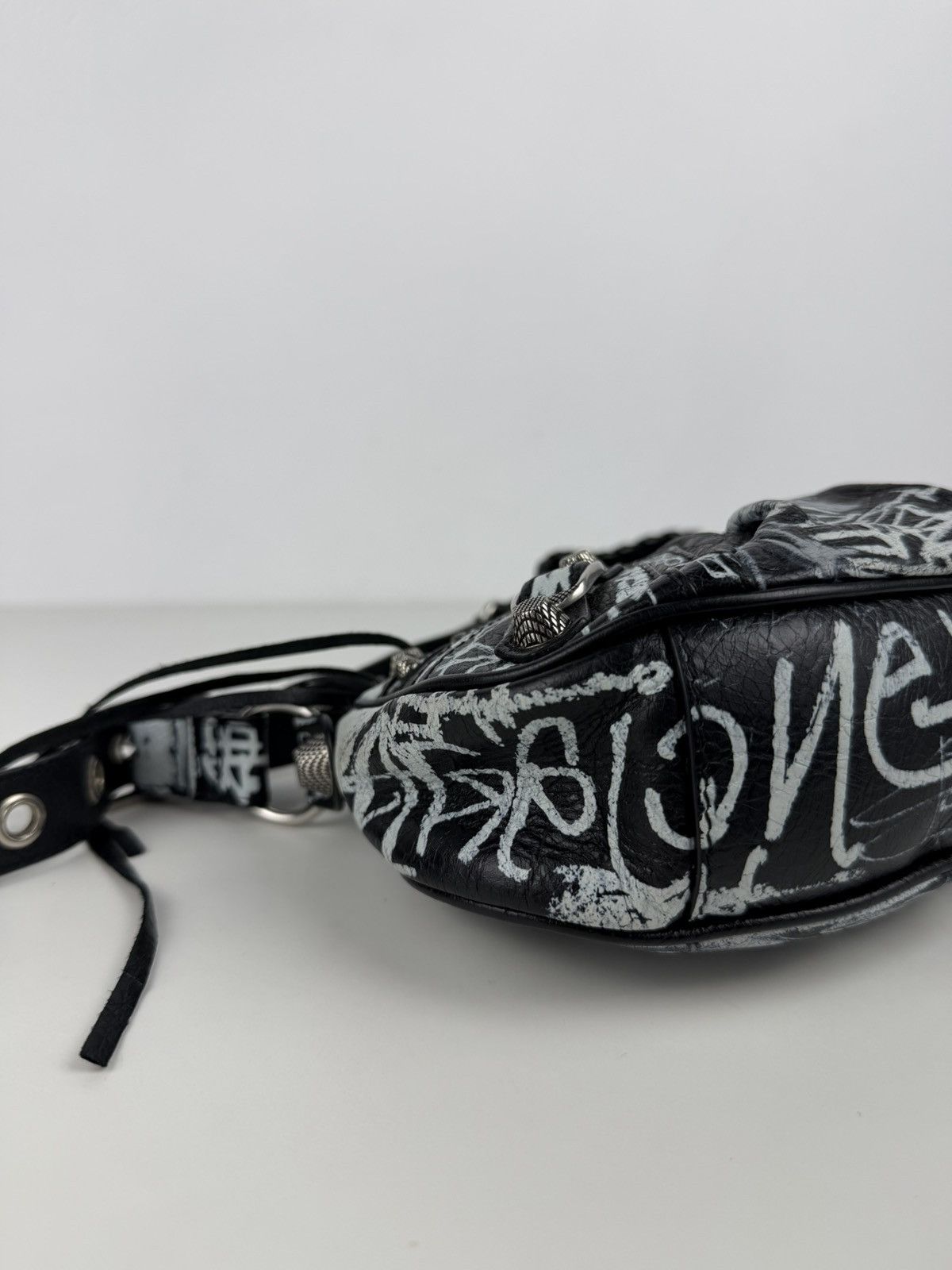Balenciaga le cagole xs graffiti