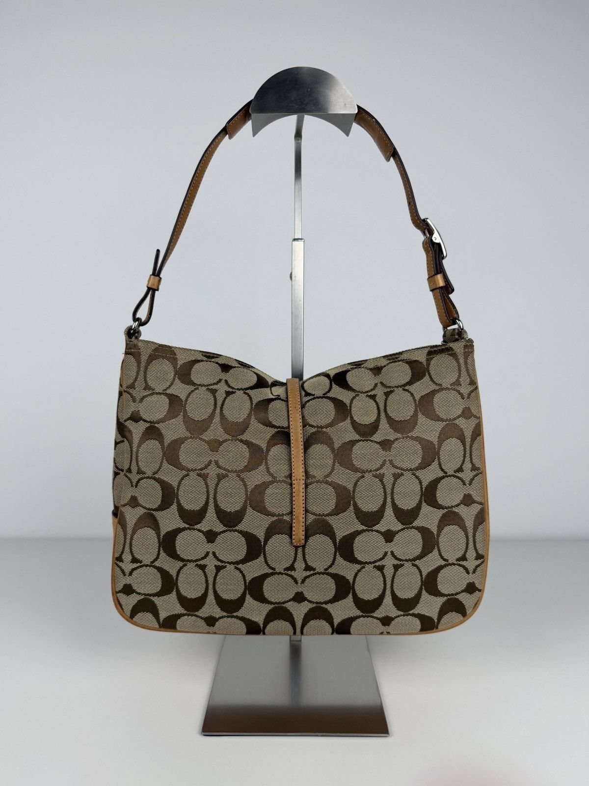 Coach hamptons leather and canvas clasp shoulder bag