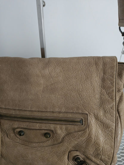 Balenciaga the folk messenger bag