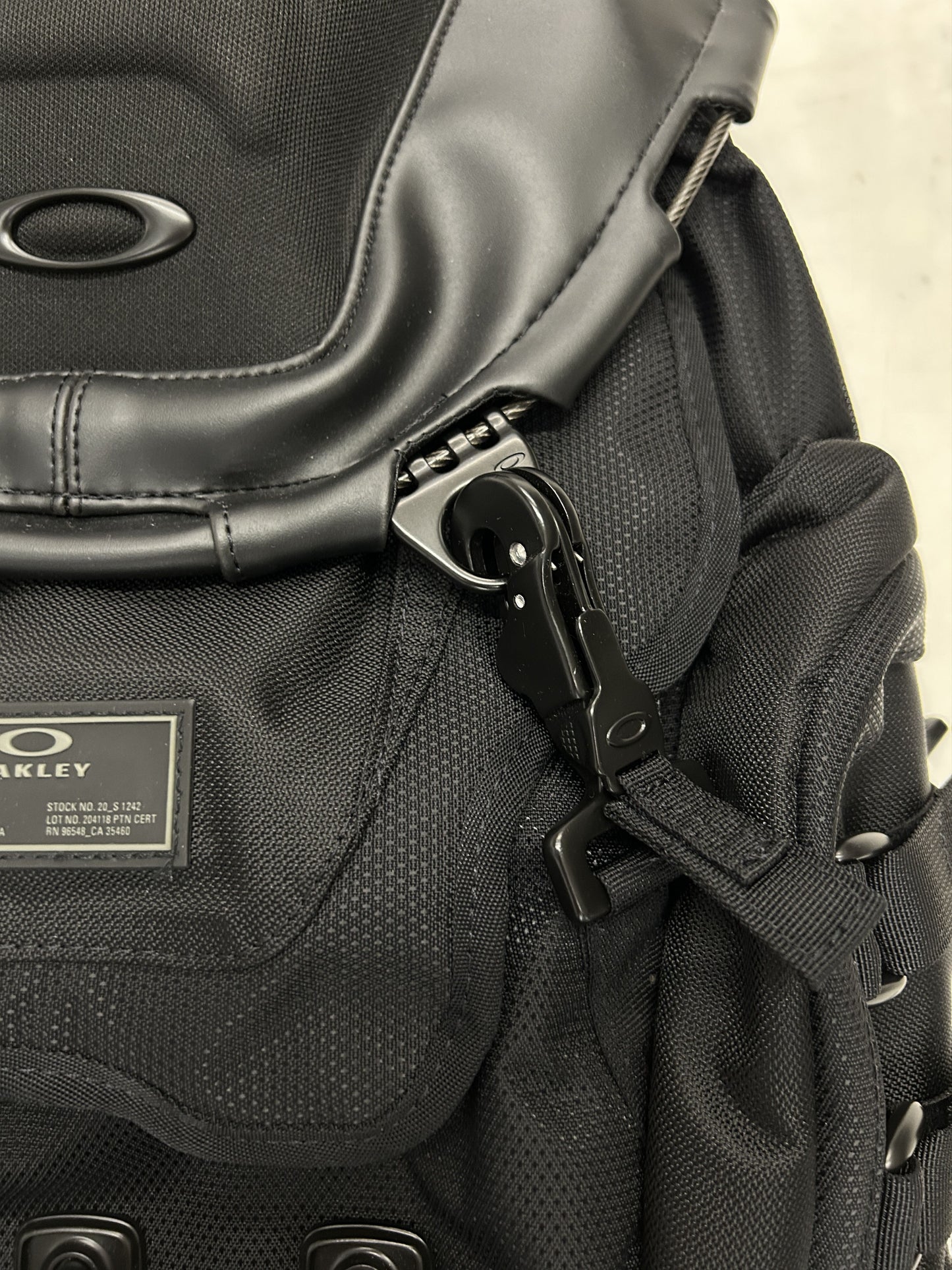 Oakley kitchen sink backpack stealth black