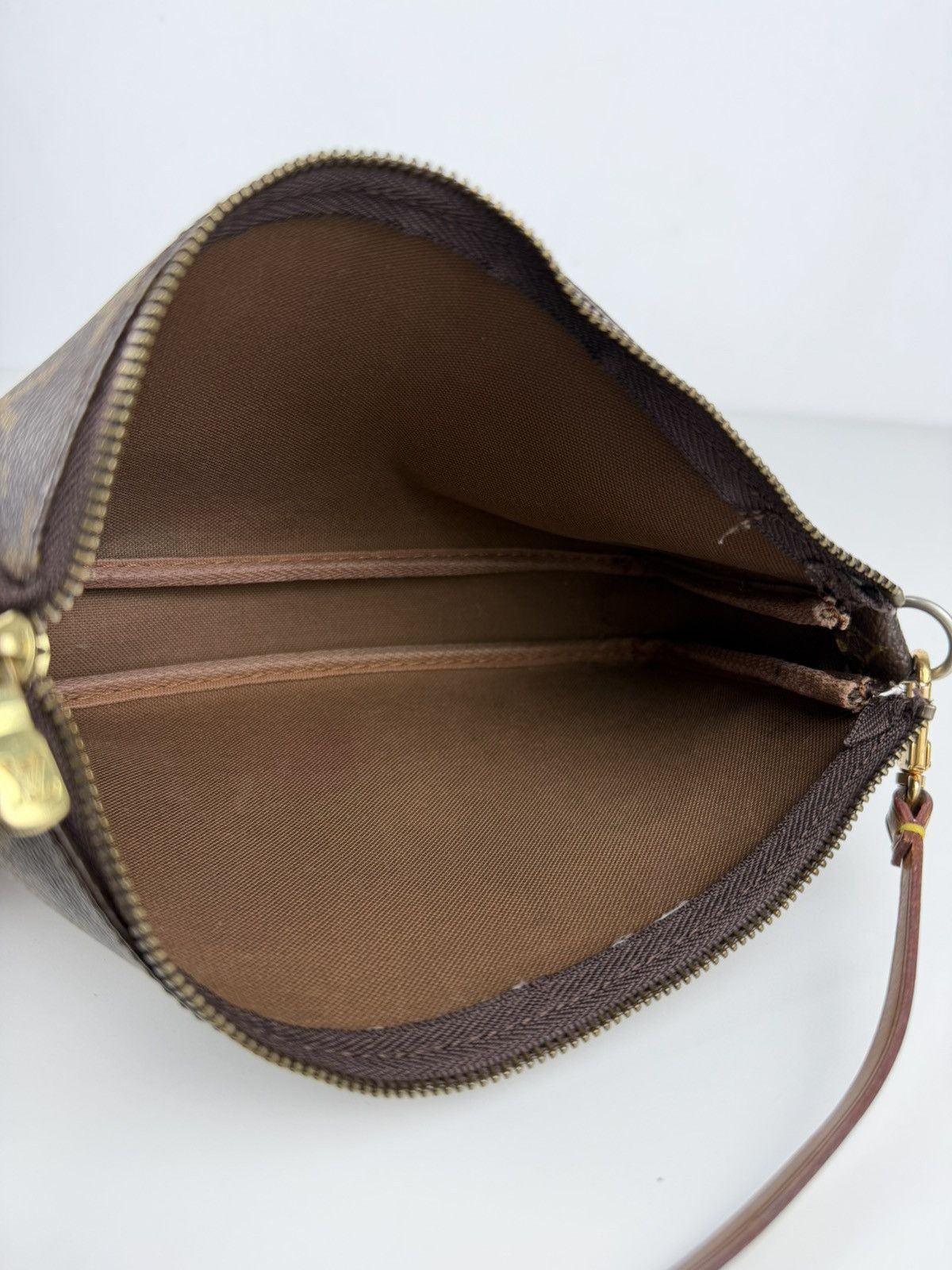 Louis Vuitton monogram pochette accessoires