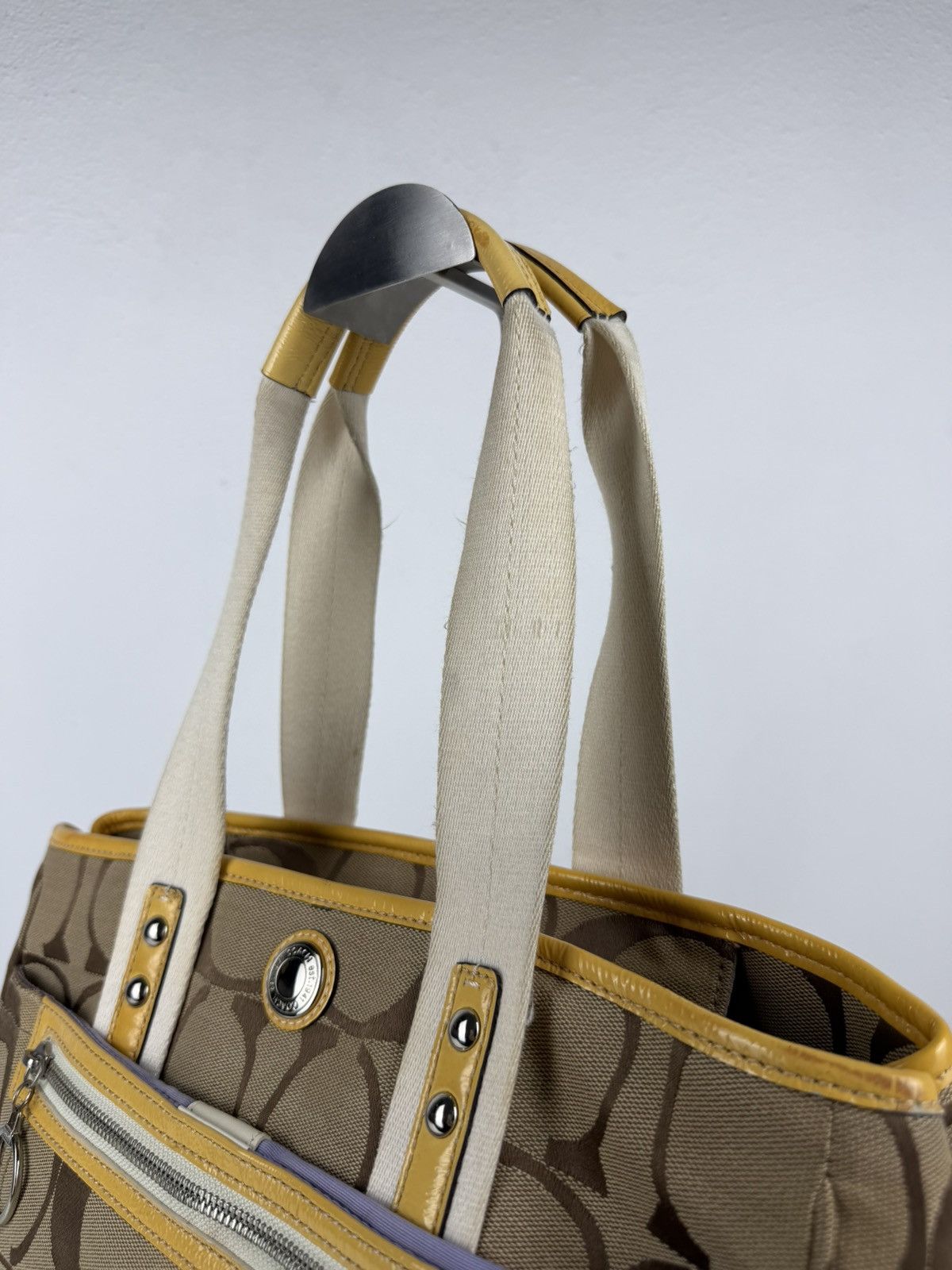 Coach signature daisy tote bag